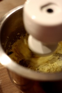 Miksowanie masła z cukrem